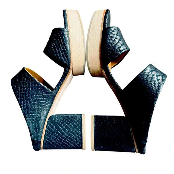 Coclico Redhook Platform Clog Sandals - Picture 3 of 10